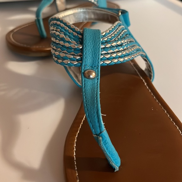 American Eagle little girls turquoise and silver sandels - Picture 5 of 5